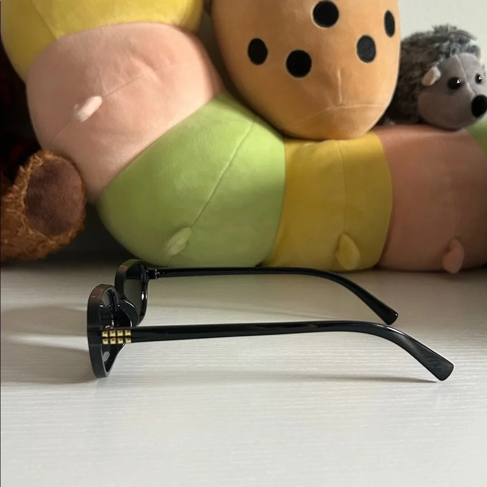 Black Rectangular Sunglasses - Classic Vintage Style